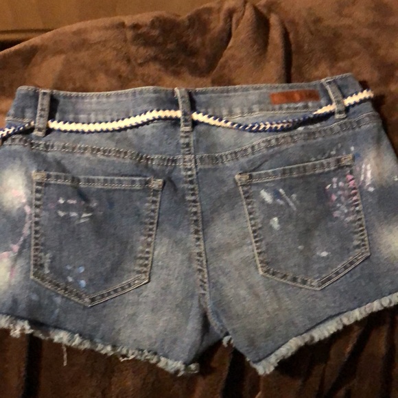 Shorts - Picture 3 of 3